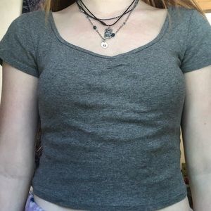 🧚🏼‍♂️grey crop top